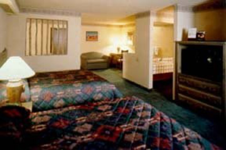 Room 4 of 5