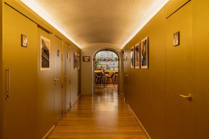 Ballroom/Hall 44 of 48