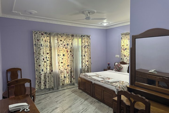 Room 13 of 42