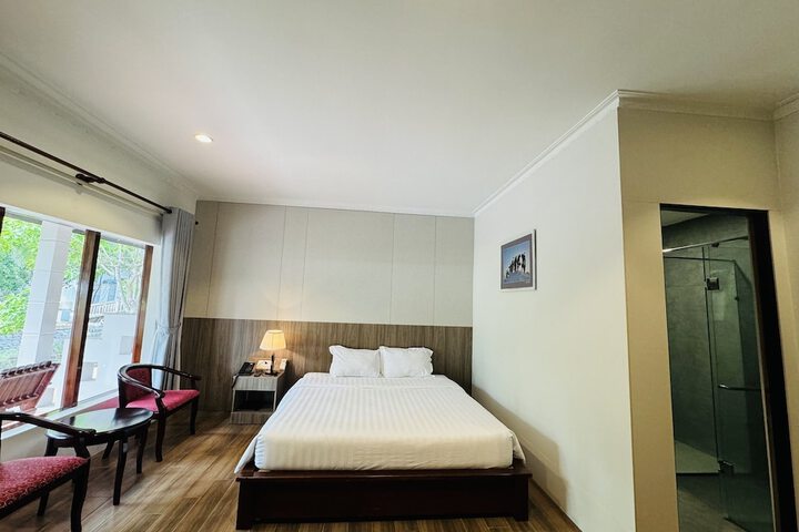 Room 17 of 140