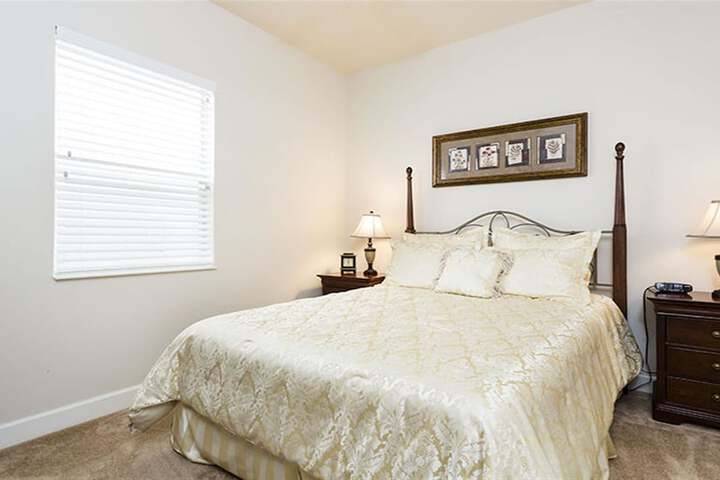 Room 4 of 32