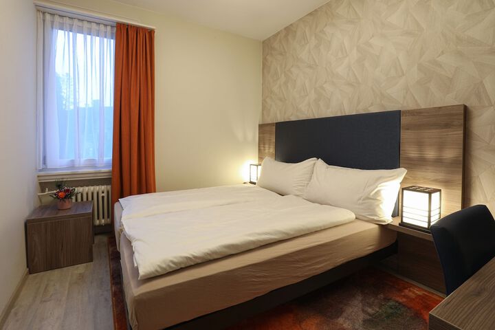 Room 9 of 31