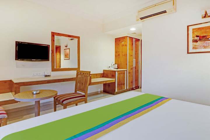 Room 10 of 27