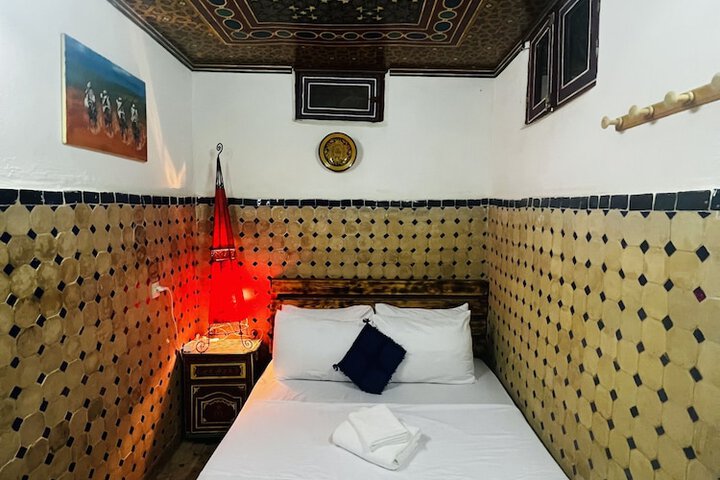 Room 16 of 37