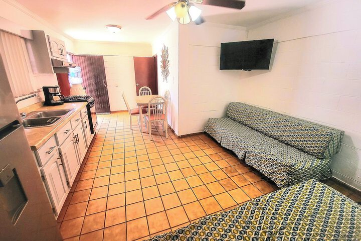 Room 17 of 32