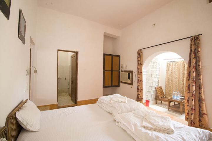 Room 18 of 50