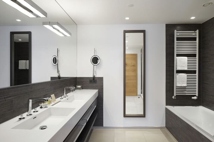 Room 75 of 140