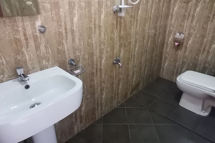 Room 44 of 151