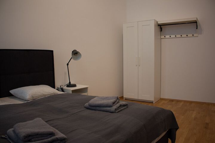Room 9 of 94
