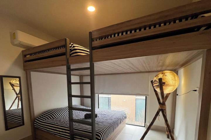 Room 7 of 90