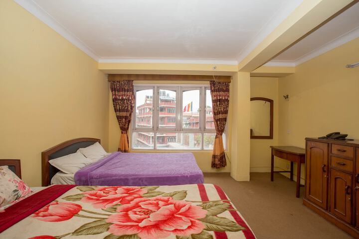Room 9 of 17