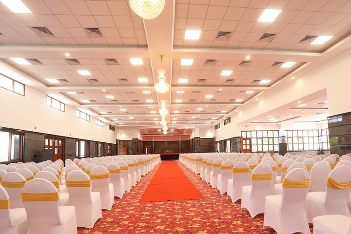 Ballroom/Hall 34 of 45