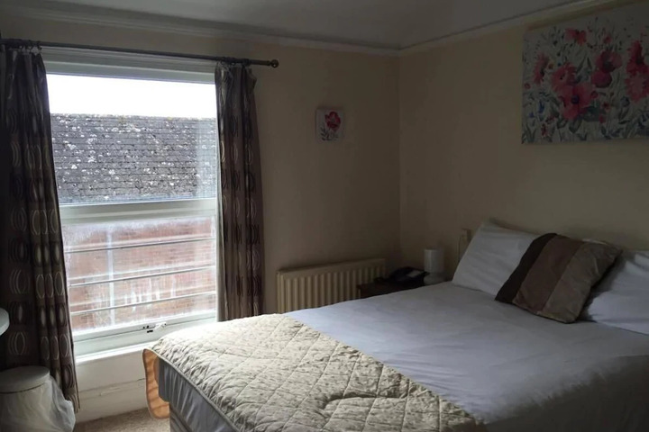 Room 7 of 8
