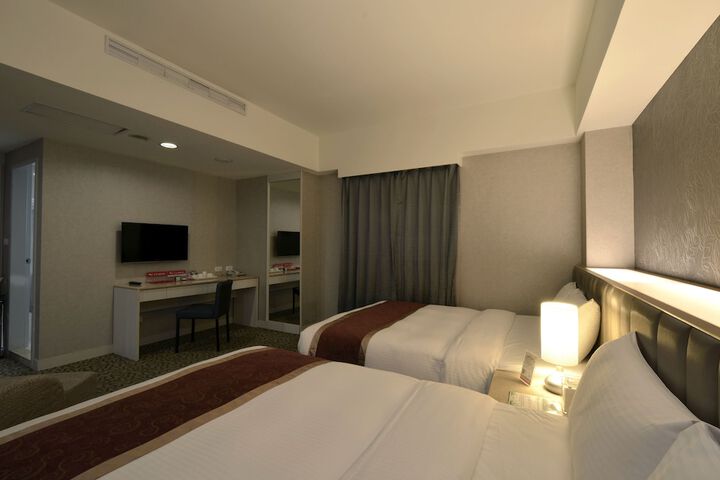 Room 10 of 39