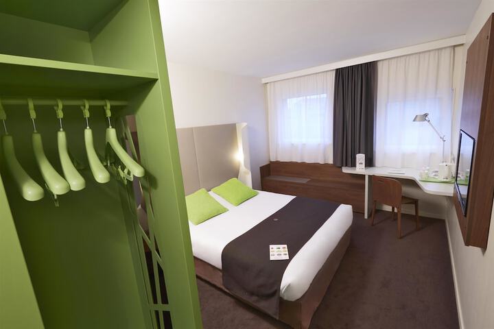 Room 2 of 39