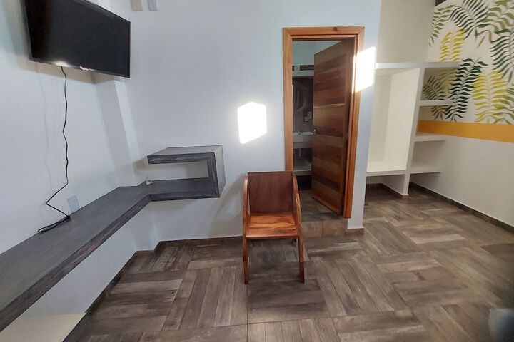 Room 6 of 36