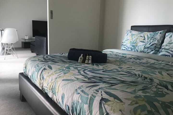 Room 8 of 27