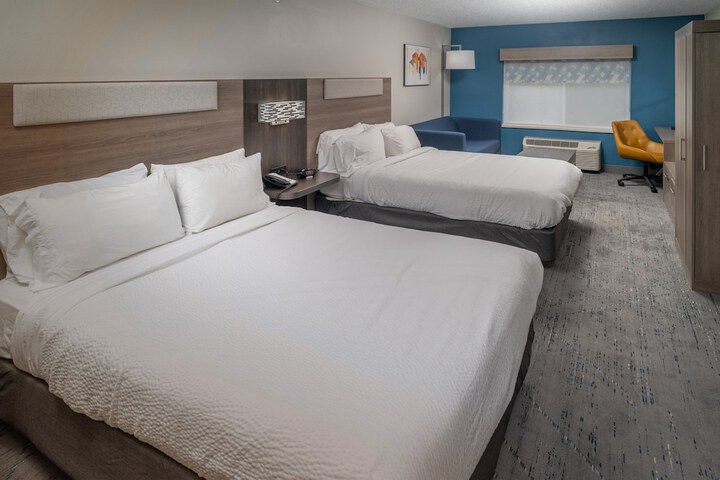 1 King Suite (9 of 12)