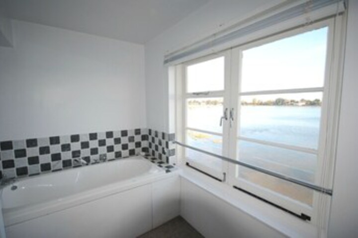 Room 5 of 28