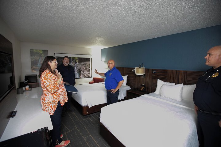 2 Double Beds (9 of 10)
