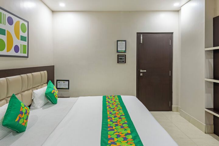 Room 16 of 31
