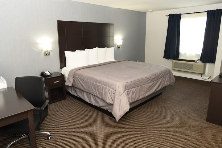 1 King Bed (18 of 33)