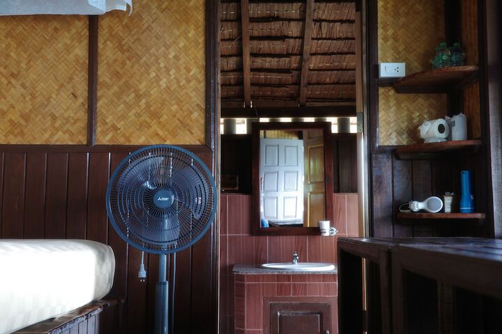 Room 28 of 171