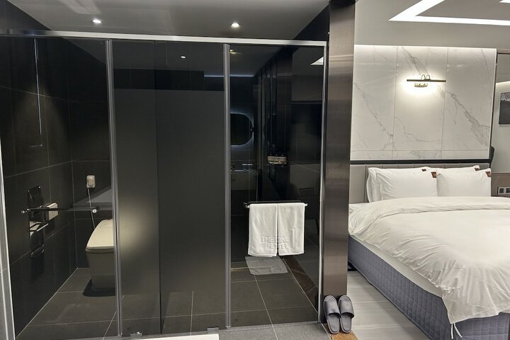 Room 36 of 48