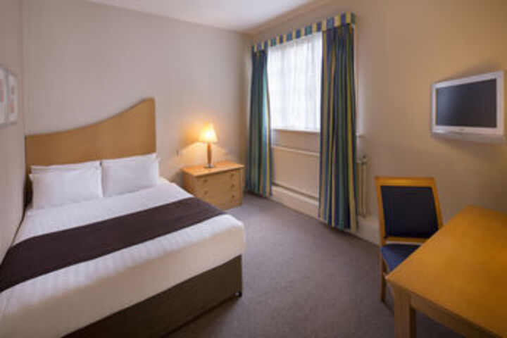 Room 18 of 42