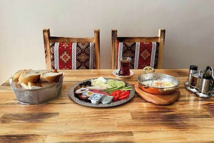 Dining 19 of 27