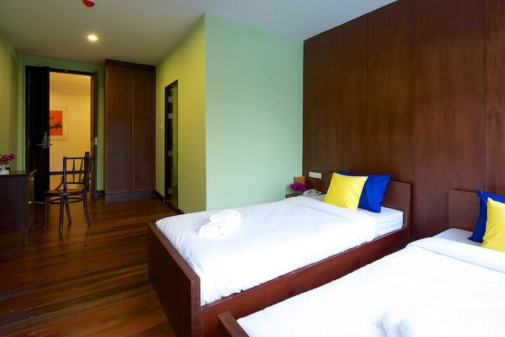 Room 5 of 70