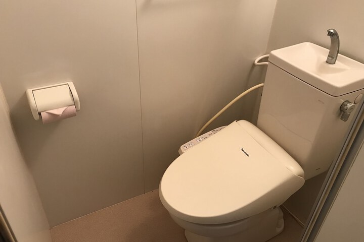 Room 65 of 81