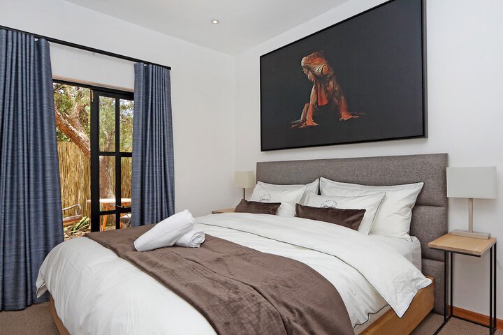 Room 3 of 43