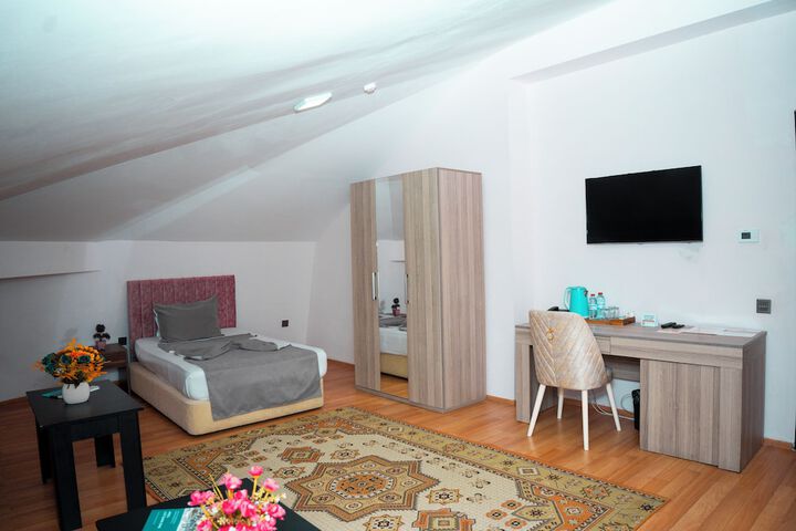 Room 25 of 113