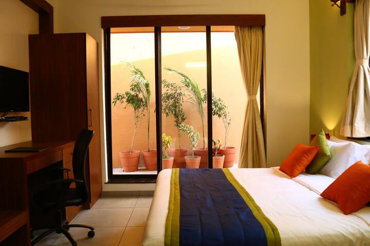 Room 2 of 5