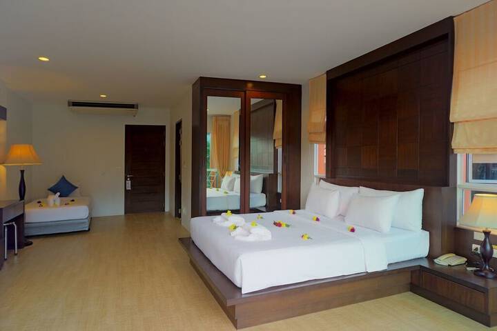 Room 21 of 76