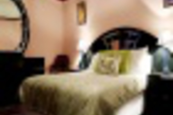 Room 98 of 360