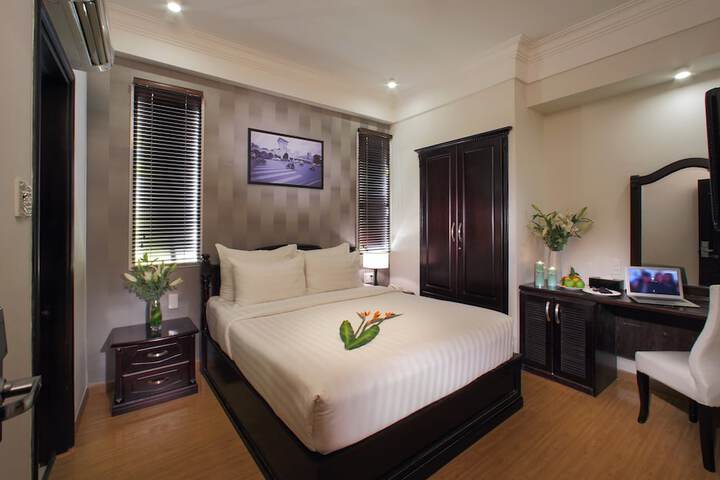 Room 26 of 77