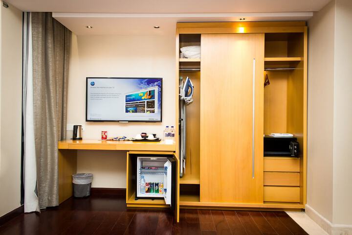 Mini-refrigerator