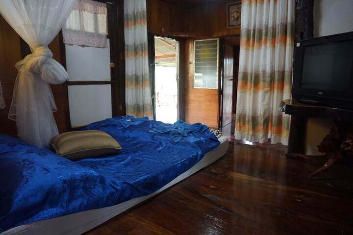 Room 7 of 38