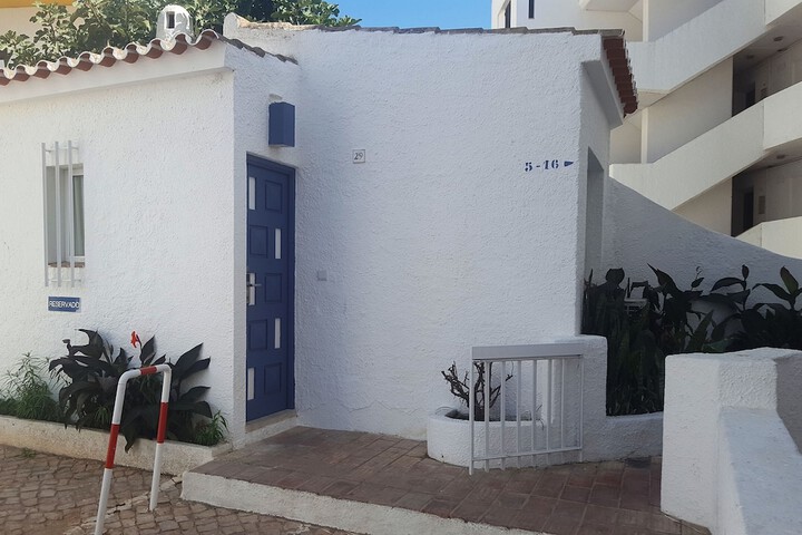 Room 7 of 72
