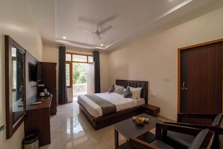 Room 6 of 23