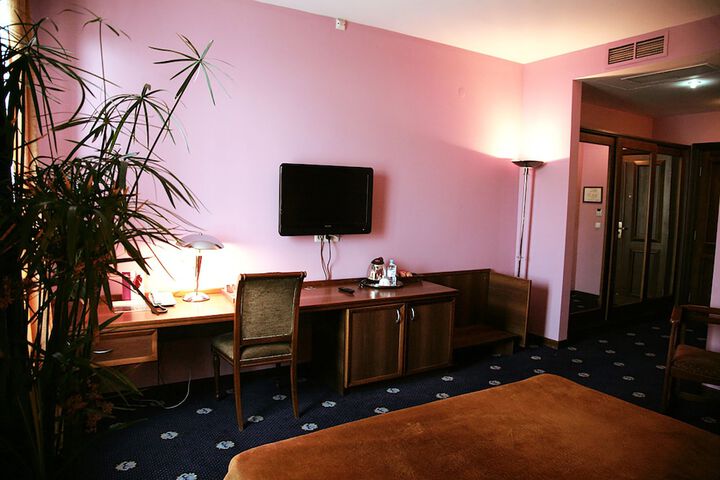 Room 36 of 76