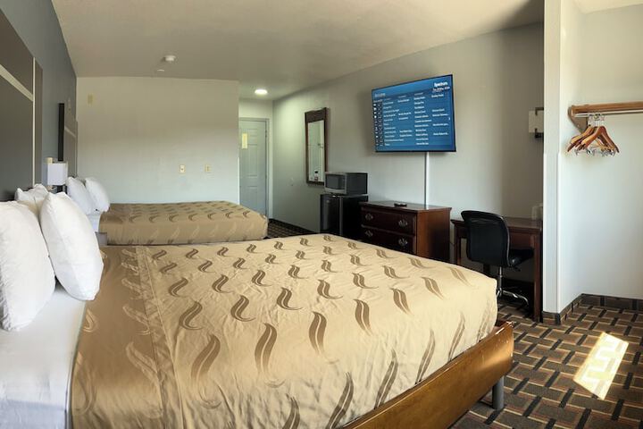 2 Double Beds (5 of 15)