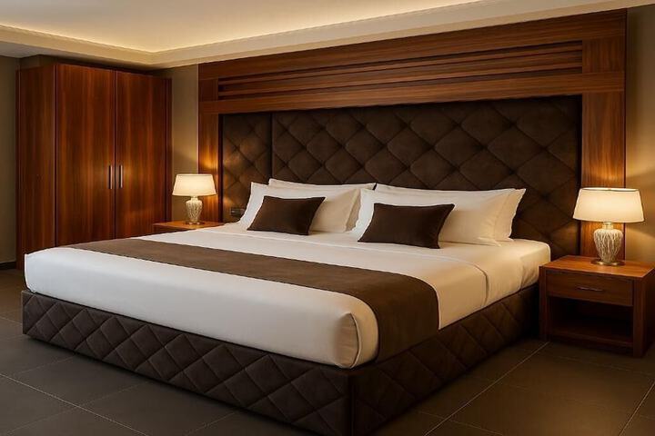Room 2 of 28