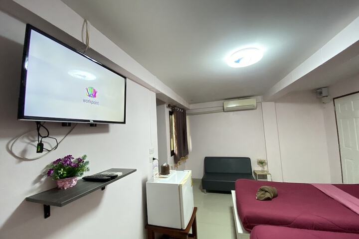 Room 9 of 19