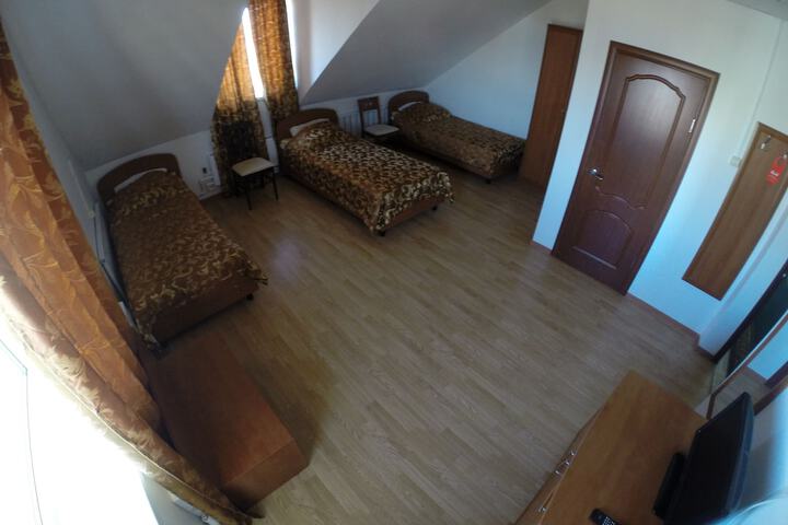 Room 12 of 37