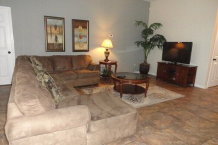 Room 44 of 142