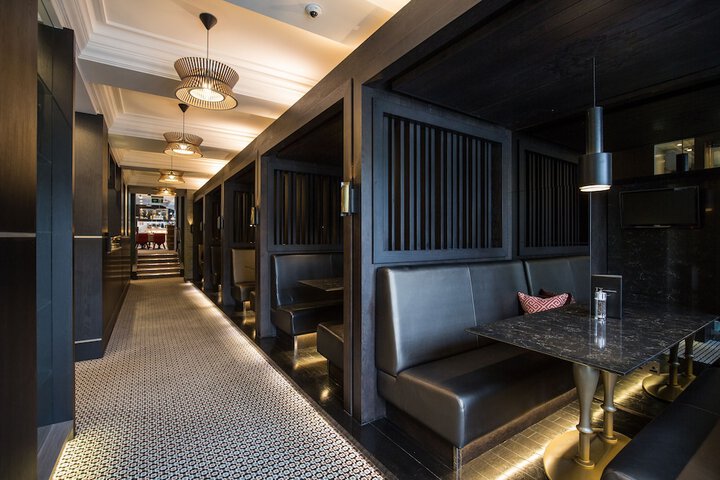 Lounge 77 of 91