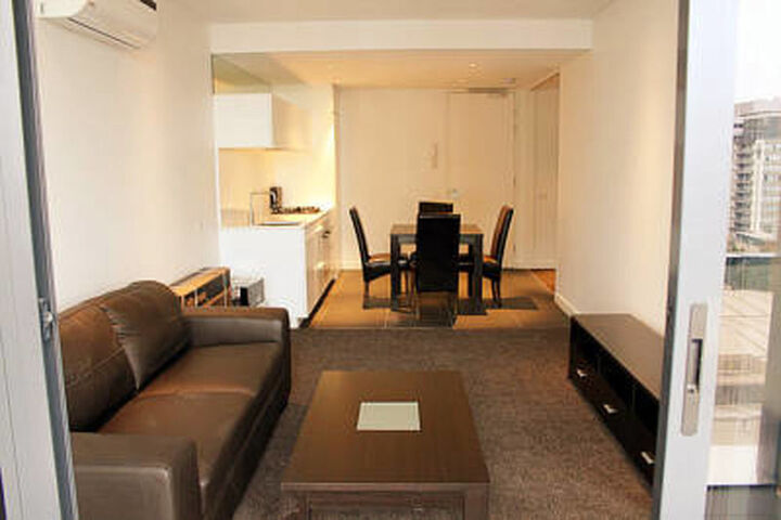 Room 8 of 34